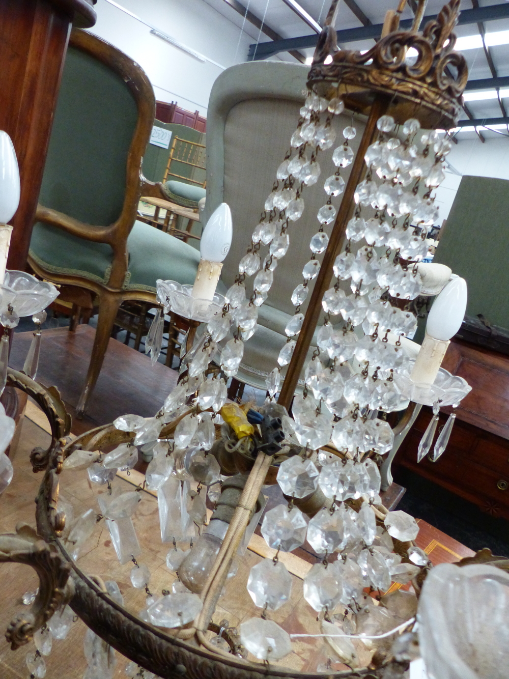 A SIX LIGHT GILT METAL AND CRYSTAL CHANDELIER IN THE FRENCH TASTE, TOGETHER WITH TWO FOLIATE FORM - Image 3 of 6