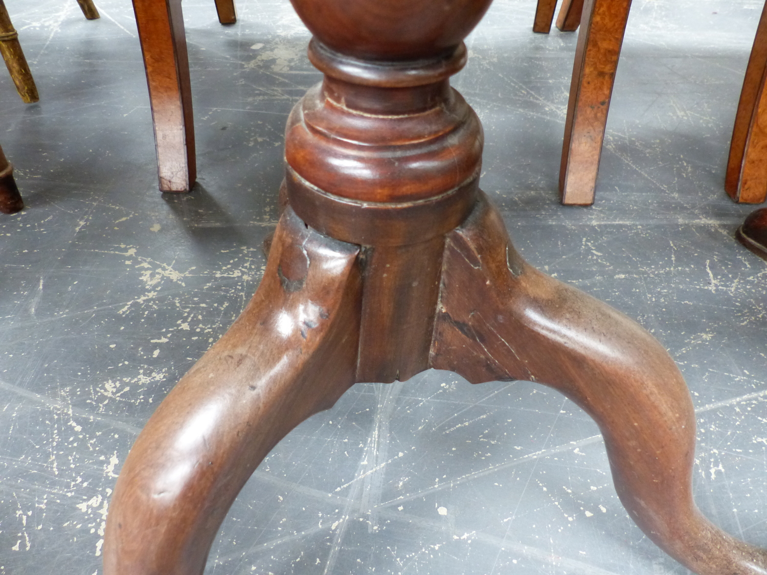 AN EARLY 19th.C.MAHOGANY BIRDCAGE TILT TOP TRIPOD TABLE. Dia.61cms TOGETHER WITH A SIMILAR PERIOD - Image 7 of 9