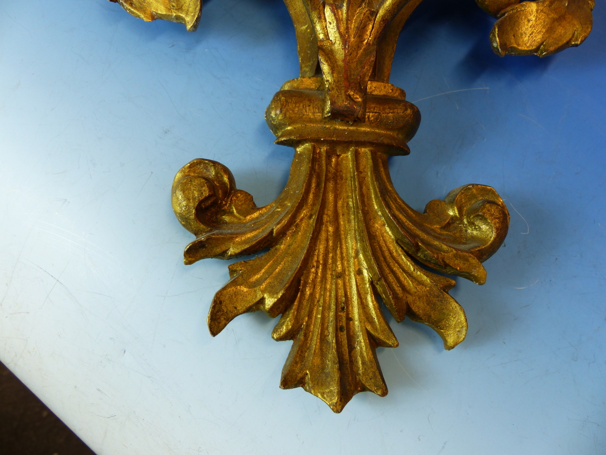 THREE FLORENTINE STYLE SMALL GILT WALL BRACKETS, TOGETHER WITH A TWO LIGHT SCONCE (4). - Image 6 of 11