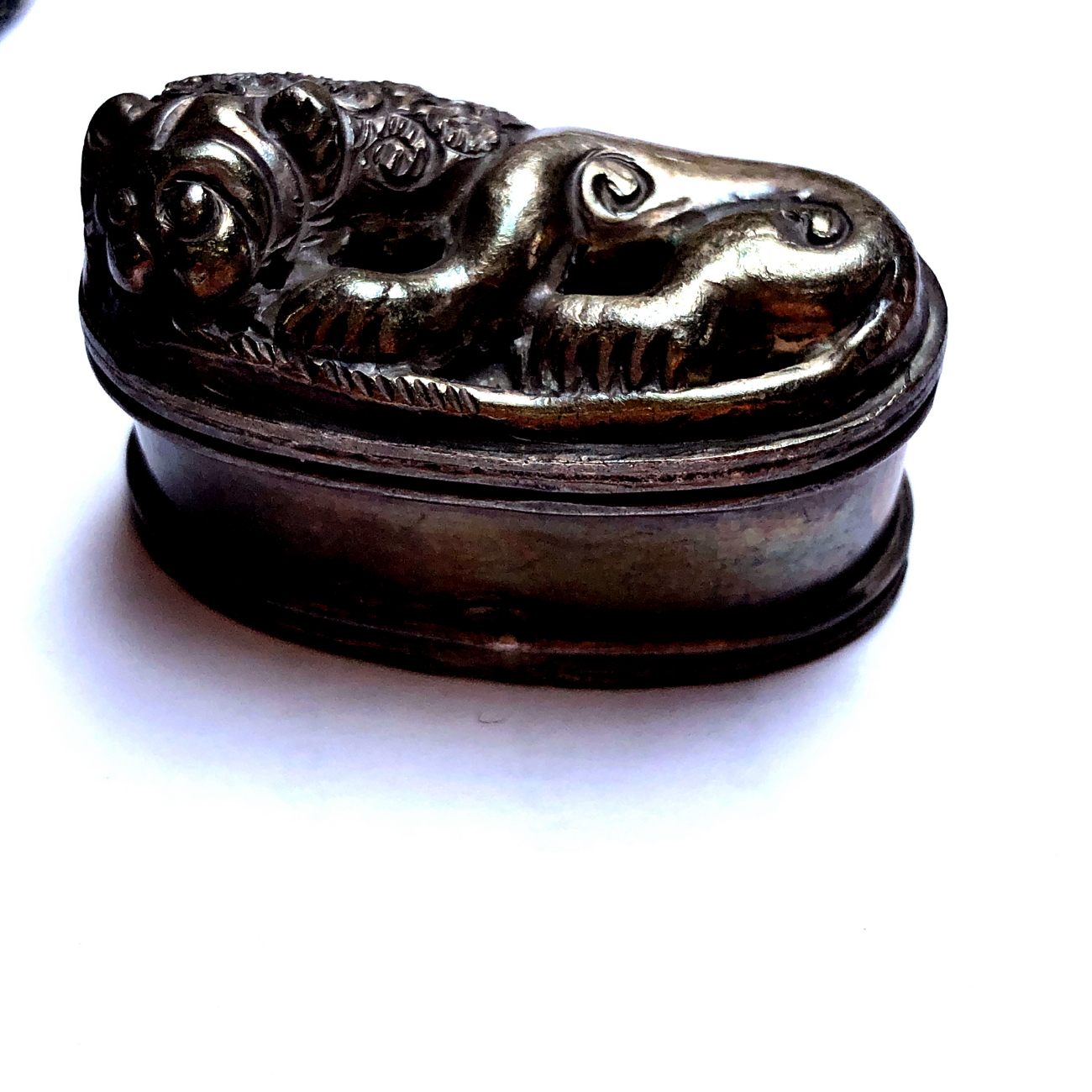 A SMALL WHITE METAL BOX THE HINGED LID DECORATED WITH EASTERN LION, AN ORIENTAL SILVER " - Image 6 of 19