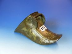 A SPANISH PARCEL GILT BRASS STIRRUP, THE SHOE SHAPE CAST WITH FOLIAGE. W. 27cms.