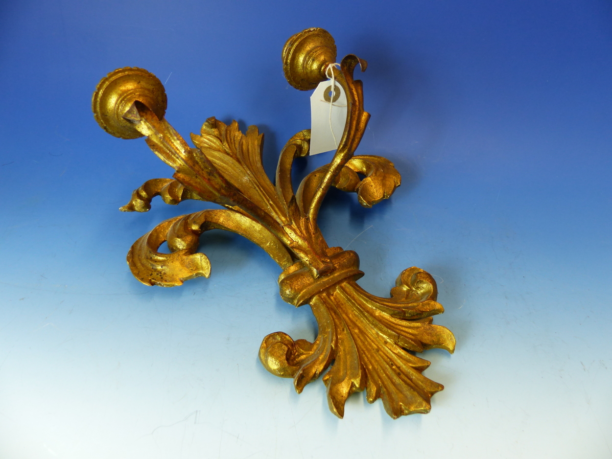 THREE FLORENTINE STYLE SMALL GILT WALL BRACKETS, TOGETHER WITH A TWO LIGHT SCONCE (4). - Image 4 of 11