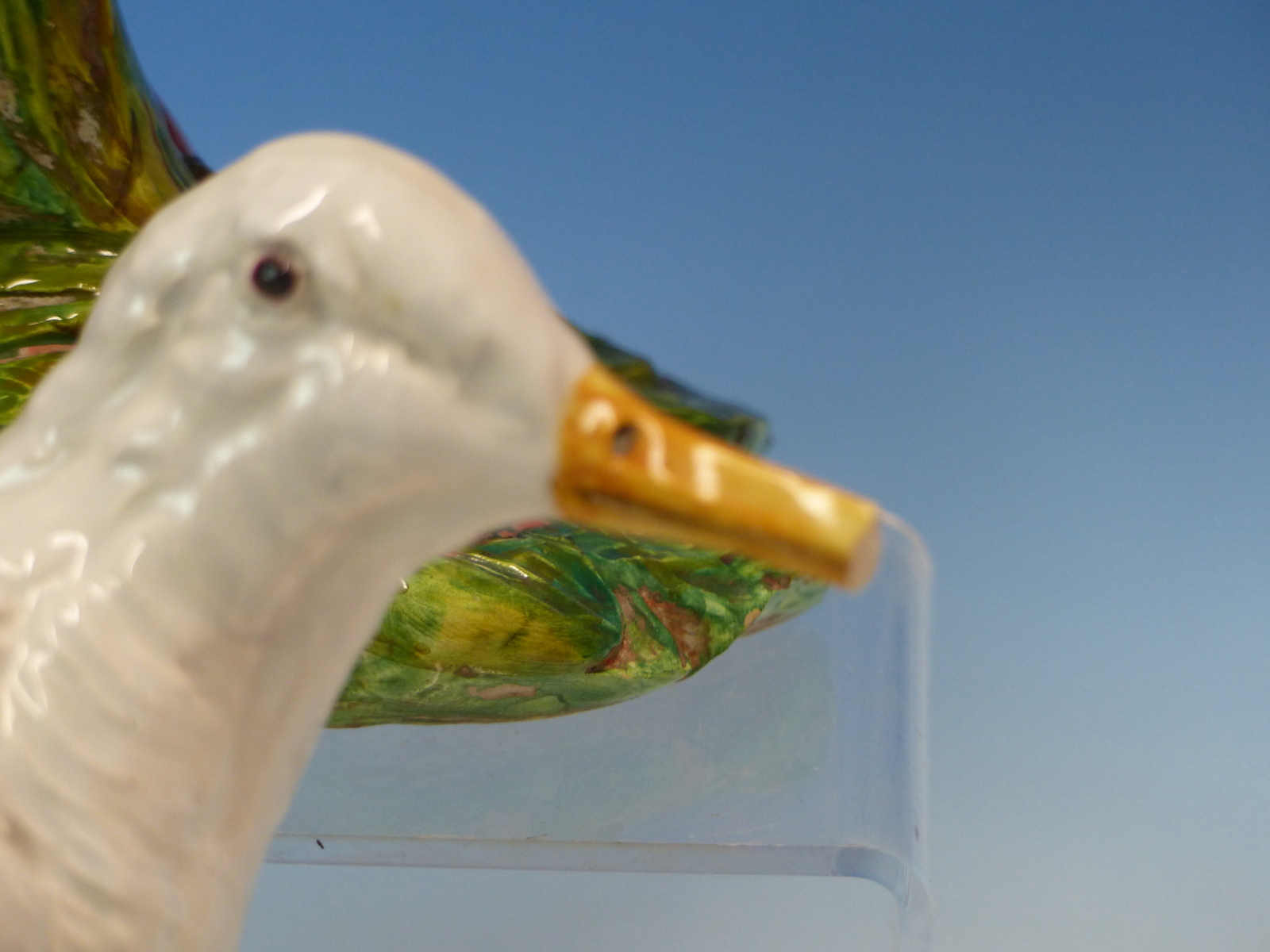 A PAIR OF MAJOLICA WHITE WADING BIRDS WITH LONG YELLOW BEAKS, THEIR RED LEGS ON GREEN FOLIAGE - Image 5 of 11