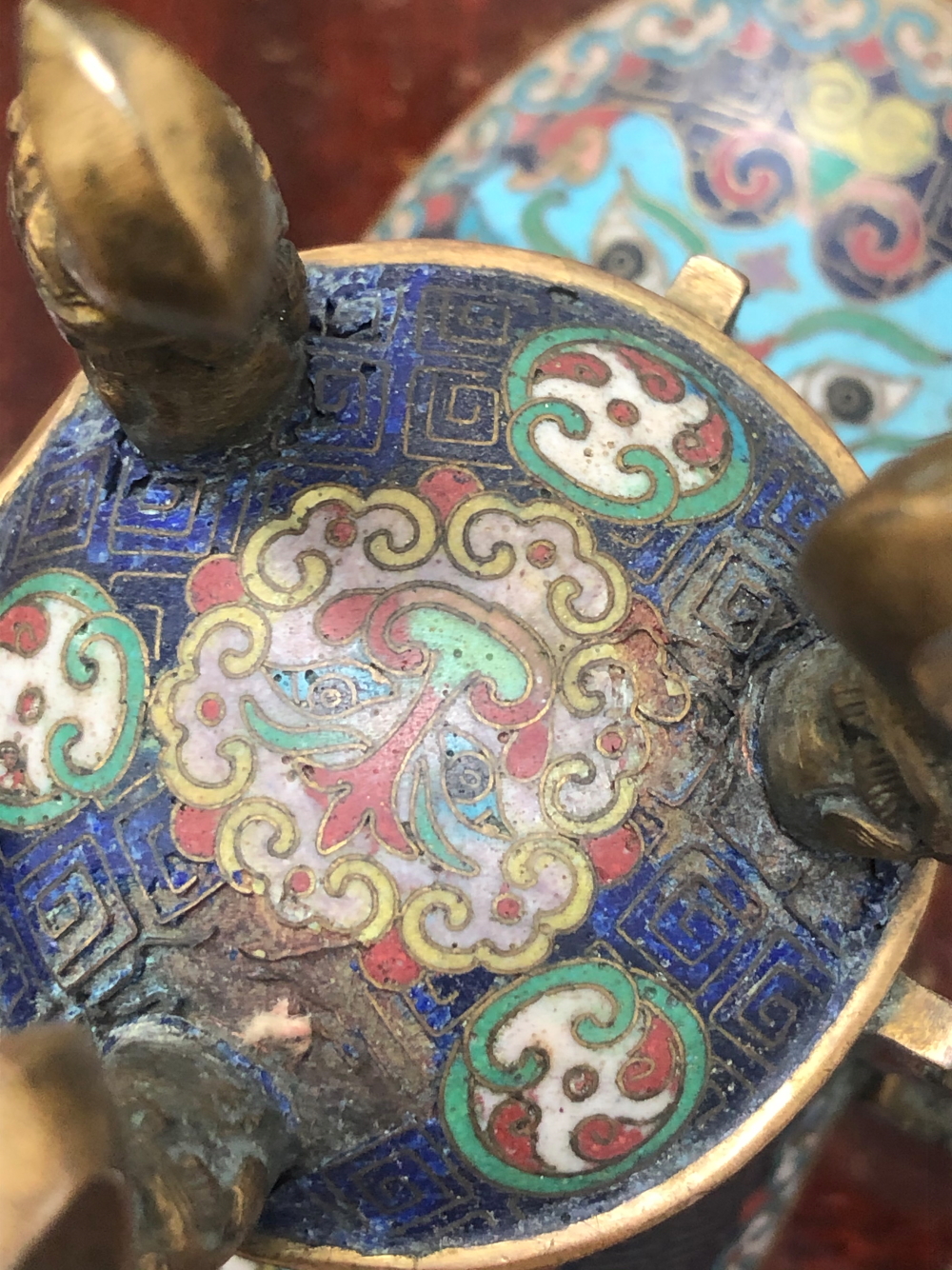 A CHINESE CLOISONNE BUDDHIST BLUE GROUND ALTAR SURMOUNTED BY GILT DRAGONS BREATHING FIREY CLOUDS - Image 28 of 55