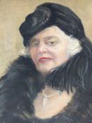 PAULINE BOUMPHREY (1886 -****) PORTRAIT OF A SOCIETY LADY, SIGNED OIL ON CANVAS. 51 x 41cms.