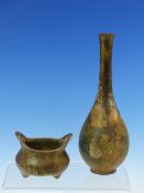 FOUR CHINESE BRONZE ARTICLES, A SMALL VASE AND CENSER WITH VERDIGRIS PATINATION AND TWO STANDS. H.