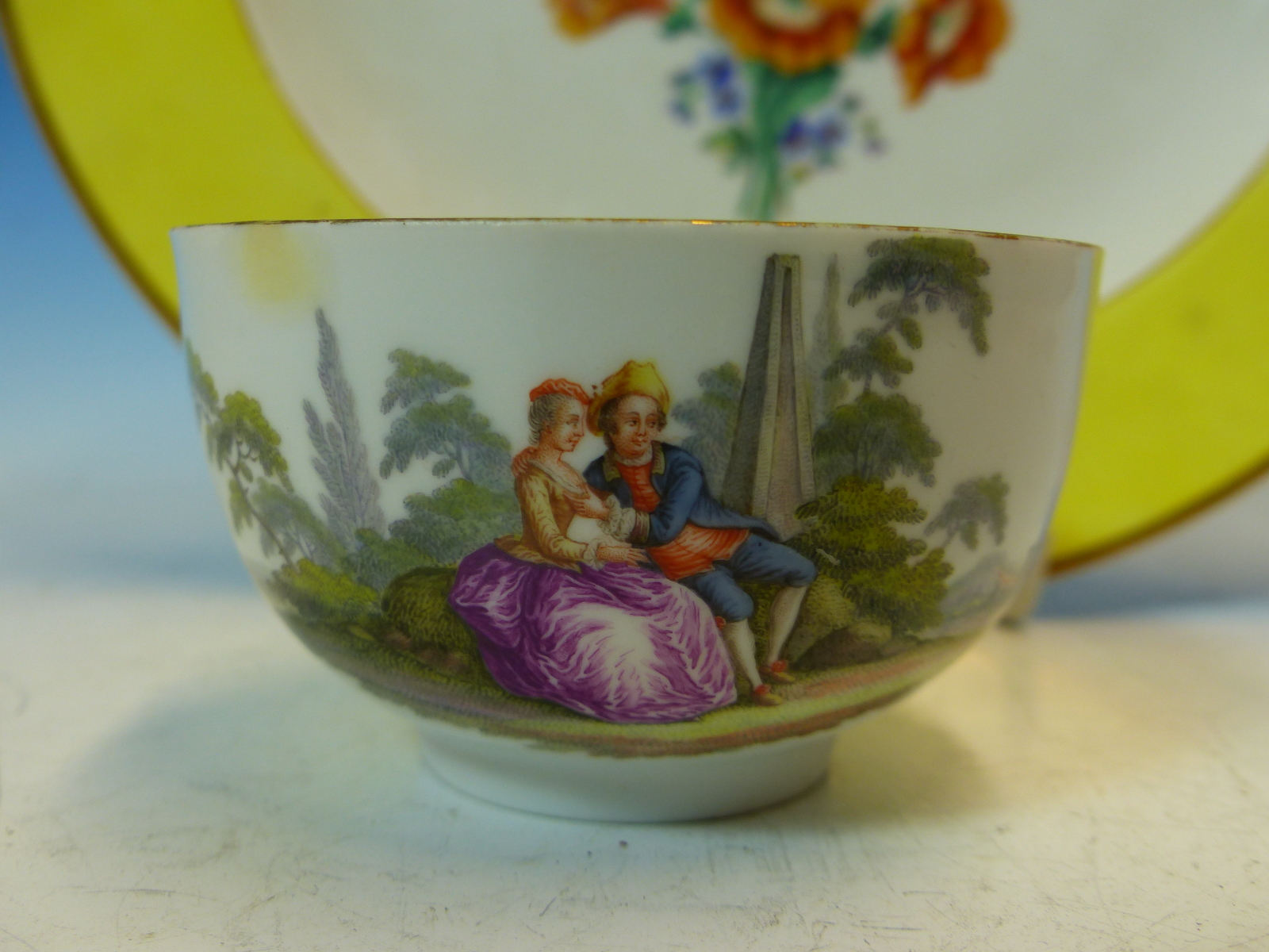 AN 18th C. MEISSEN CUP PAINTED WITH A COUPLE SEATED IN A LANDSCAPE TOGETHER WITH A YELLOW BORDERED - Image 4 of 31