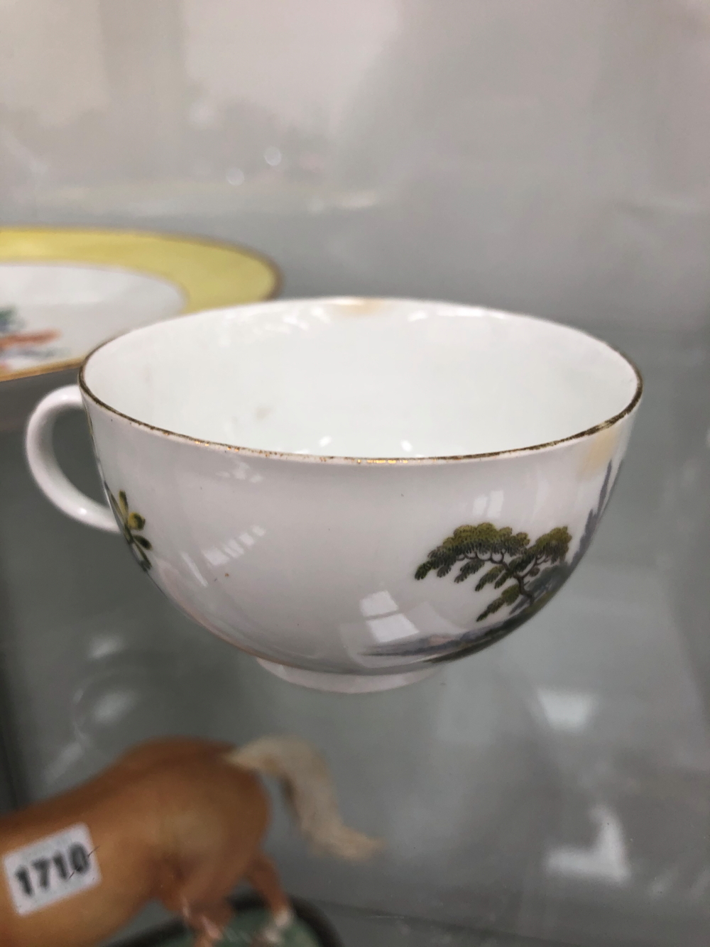 AN 18th C. MEISSEN CUP PAINTED WITH A COUPLE SEATED IN A LANDSCAPE TOGETHER WITH A YELLOW BORDERED - Image 20 of 31