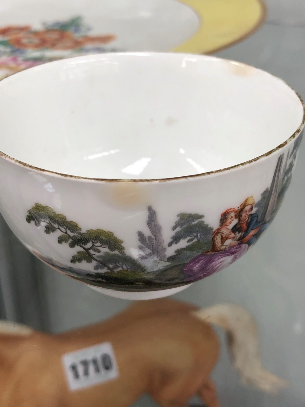 AN 18th C. MEISSEN CUP PAINTED WITH A COUPLE SEATED IN A LANDSCAPE TOGETHER WITH A YELLOW BORDERED - Image 10 of 31