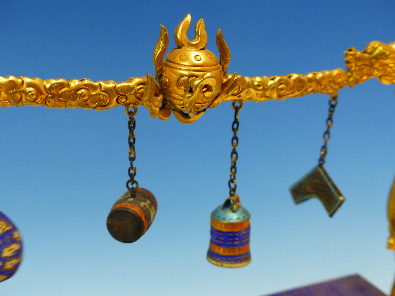 A CHINESE CLOISONNE BUDDHIST BLUE GROUND ALTAR SURMOUNTED BY GILT DRAGONS BREATHING FIREY CLOUDS - Image 7 of 55