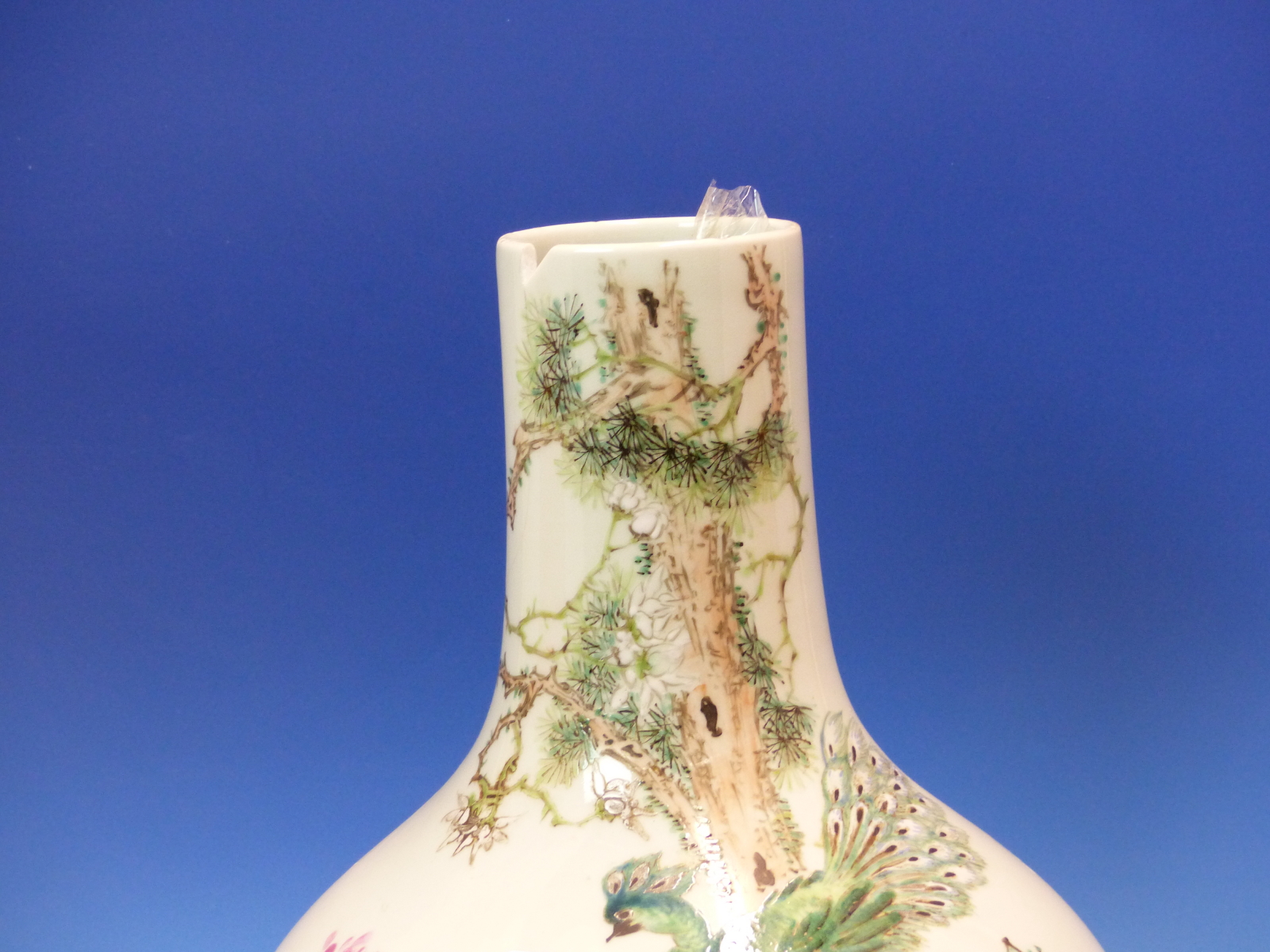 A CHINESE BOTTLE VASE PAINTED ON ONE SIDE WITH A PEACOCK AND TWO CRANES AMONGST FLOWERS AND WITH - Image 3 of 13