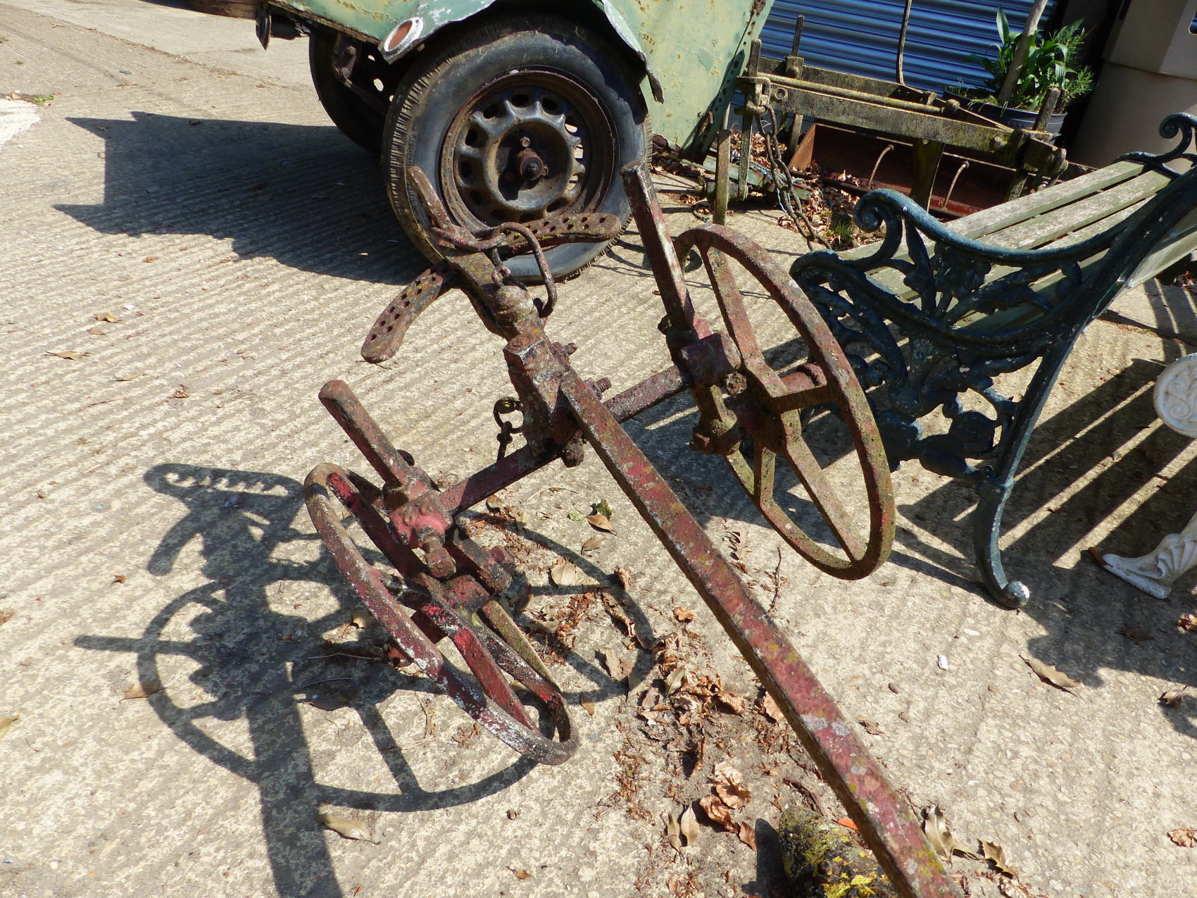 AN ANTIQUE HORSE DRAWN POTATO PLOUGH. - Image 4 of 4