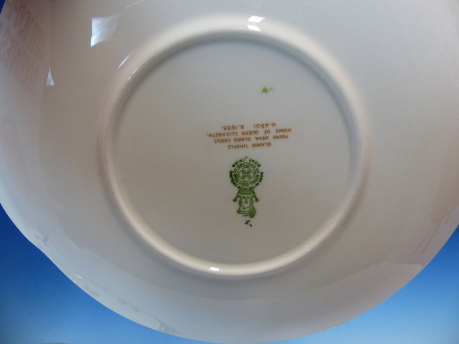 A ROYAL DOULTON GLAMIS THISTLE PATTERN TEA SET, THE TWELVE PLACE SETTINGS TO A DESIGN BY P - Image 22 of 22
