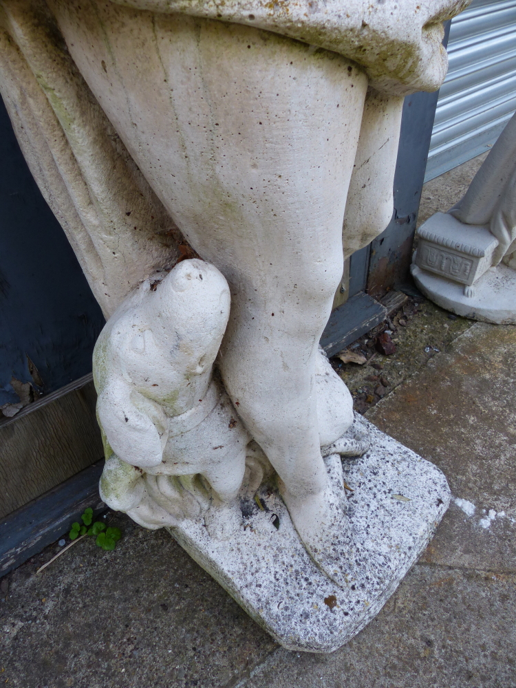 A GARDEN FIGURE OF DIANA THE HUNTRESS. - Image 4 of 5