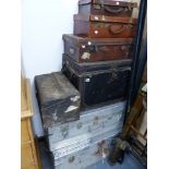 A QUANTITY OF VARIOUS ANTIQUE LUGGAGE.