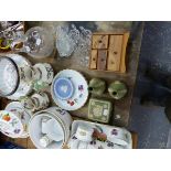 A GROUP OF CHINAWARE AND COLLECTABLES INCLUDING ROYAL WORCESTER, SILVER HANDLED BUTTON HOOK, WINE