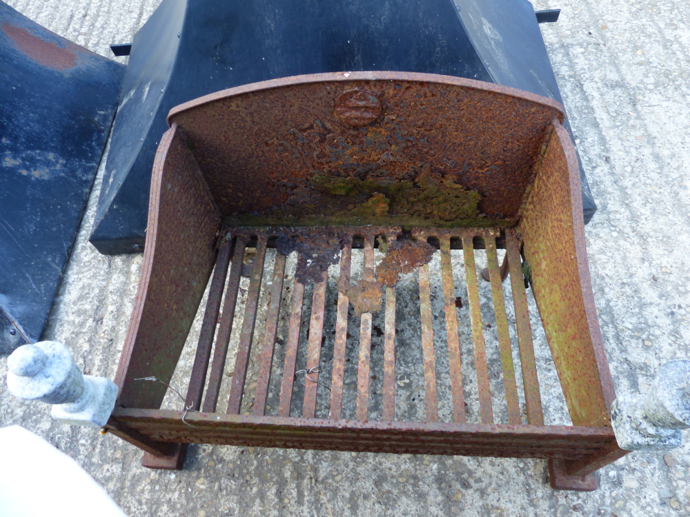 A CAST IRON FIRE BACK, TWO FIRE GRATES, TWO FIRE HOODS AND TWO FENDERS. - Image 5 of 6