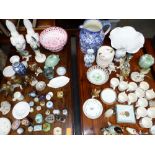 A COLLECTION OF VARIOUS TRINKET BOXES INC. HALCYON DAYS, PORCELAIN BIRD FIGURINES, COFFEE WARES