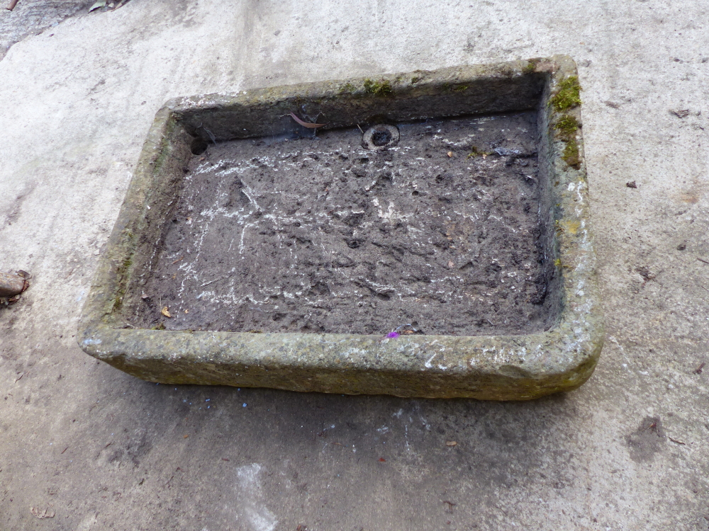 A STONE SINK. - Image 3 of 3