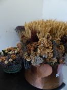 A COLLECTION OF GOOD DRIED FLOWER DISPLAYS, INCLUDING ONE IN COPPER HANDLED BUCKET (QTY).