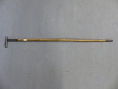 A NIELLO FOLIAGE INLAID SILVER HANDLED BAMBOO WALKING STICK, THE INDISTINCT MARKS POSSIBLY RUSSIAN