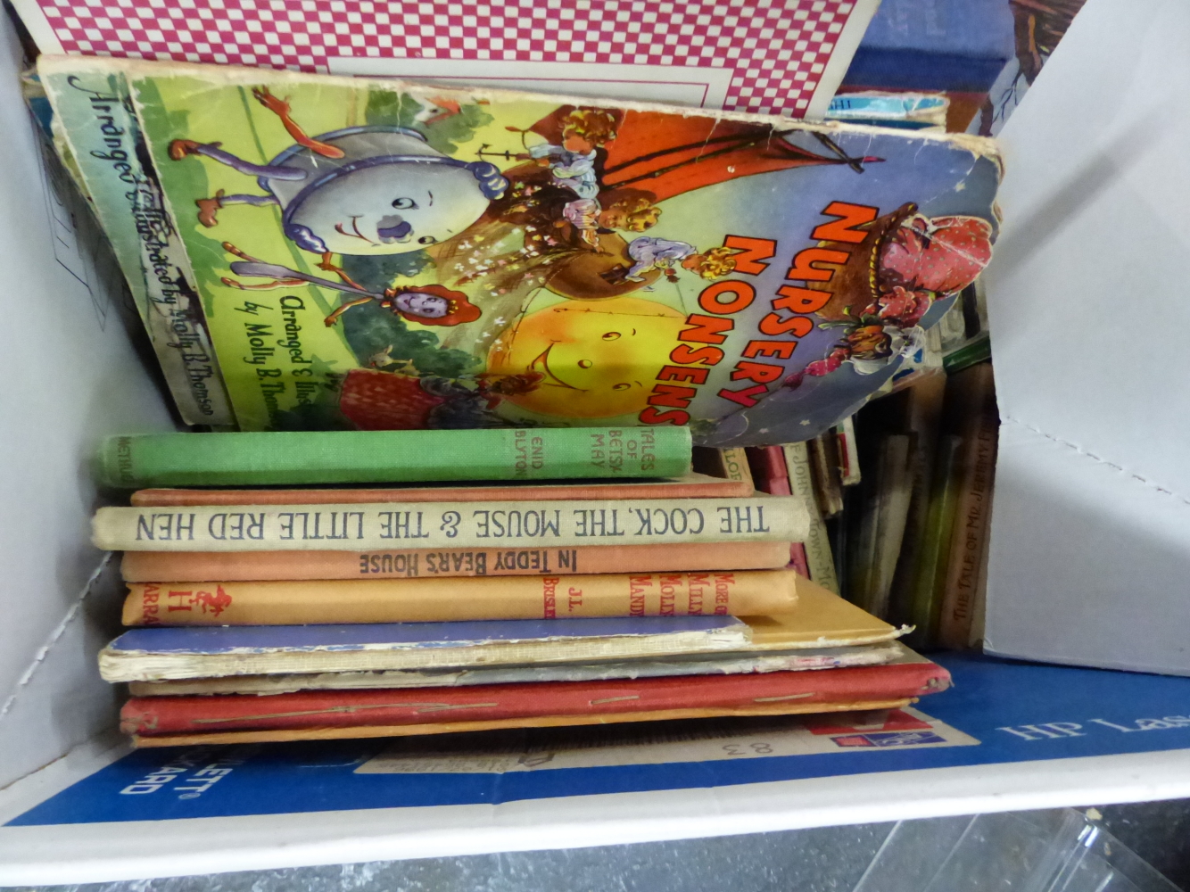 A QUANTITY OF CHILDRENS BOOKS, TO INCLUDE: THE STORIES OF BABAR THE ELEPHANT AND THE AUTHORS, ALISON - Image 3 of 4