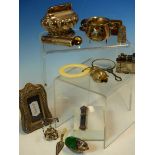 A COLLECTION OF NOVELTY HALLMARKED SILVER AND OTHER ITEMS TO INCLUDE A MODEL STICK TELEPHONE, A