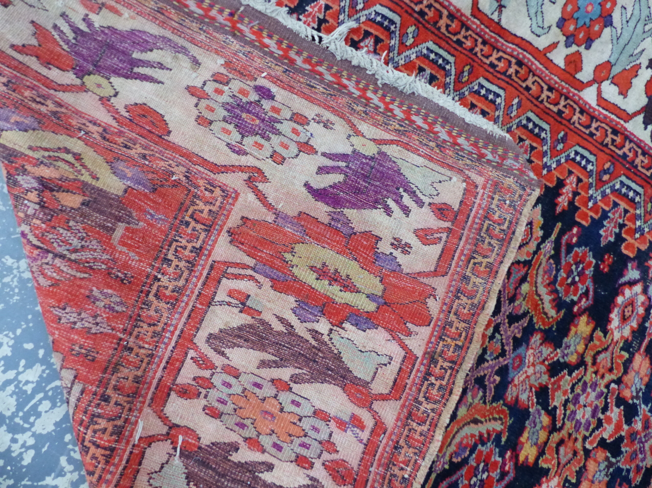 AN ANTIQUE PERSIAN MALAYER RUG. 303 x 150cms. - Image 9 of 10
