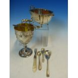 A VICTORIAN HALLMARKED SILVER GOBLET WITH REPOUSSE DECORATION AND A GILDED INTERIOR, DATED 1871