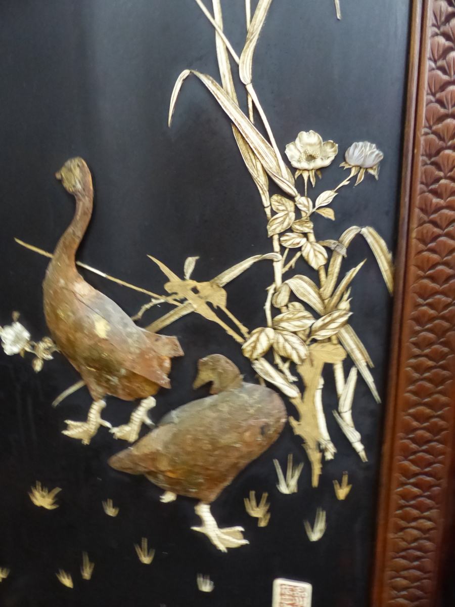 A LARGE LATE VICTORIAN ORIENTAL CARVED TWO FOLD SCREEN WITH IVORY AND LACQUER PANELS. EACH PANEL - Image 3 of 5