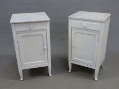 A PAIR OF FRENCH MARBLE TOP WHITE PAINTED BEDSIDE CABINETS. 40 x 35 x 75cm (H).