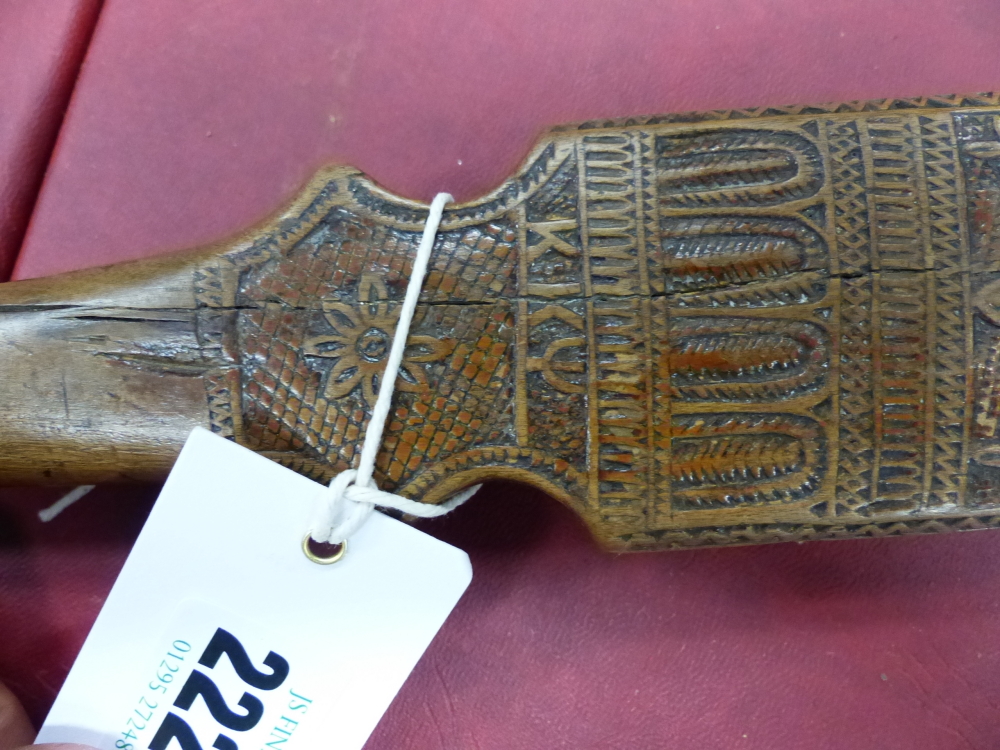 A CARVED FRUIT WOOD DISTAFF HEAD, POSSIBLY 19th C. ANATOLIAN, THE OVAL RING TOP CENTRED BY A COMB - Image 7 of 12