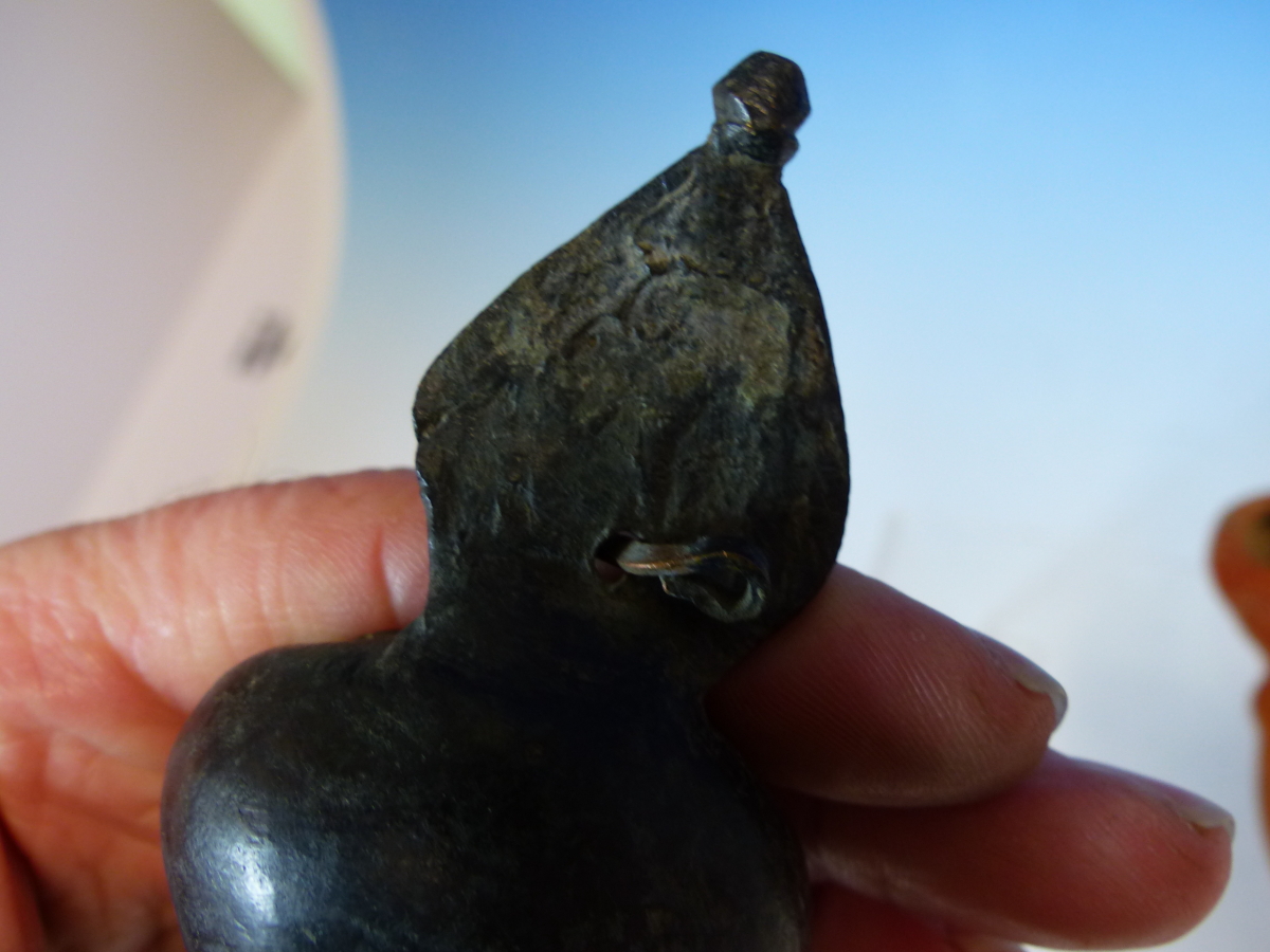 A ROMAN BRONZE OIL LAMP WITH HANGING CHAIN AND LEAF SHAPED HANDLE. W 11.5cms. TOGETHER WITH A - Image 7 of 14