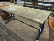 A RECTANGULAR MARBLE TOPPED IRON TABLE, THE ENDS CAST WITH SNAKES AMONGST GRAPES. W 157 x D 62 x H