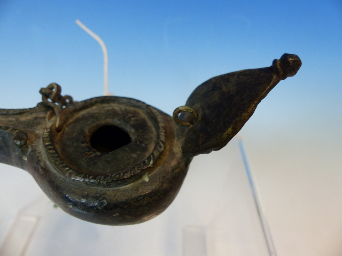 A ROMAN BRONZE OIL LAMP WITH HANGING CHAIN AND LEAF SHAPED HANDLE. W 11.5cms. TOGETHER WITH A - Image 12 of 14