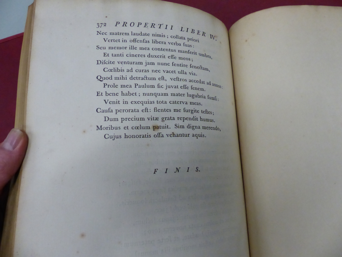 CATULLI TIBULLI ET PROPERTII OPERA PRINTED BY JOHANNIS BASKERVILLE, 2 VOLS,1772, LEATHER BOUND - Image 8 of 11