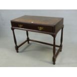 A SMALL HEALS OAK DRESSING TABLE WITH SINGLE FRIEZE DRAWER.