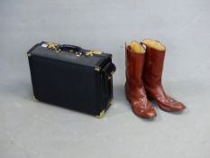 A GOOD QUALITY PILOTS FLIGHT CASE, TOGETHER WITH A PAIR OF LEATHER BOOTS.