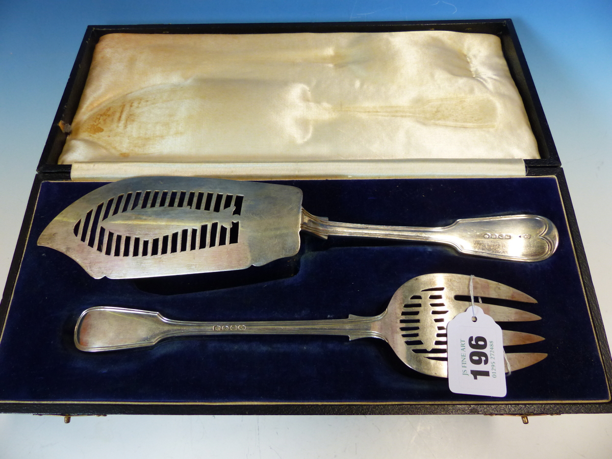 TWO VICTORIAN HALLMARKED SILVER FISH SERVERS CASED TOGETHER DATED 1872- AND 1887. WEIGHT 343grms. - Image 8 of 8