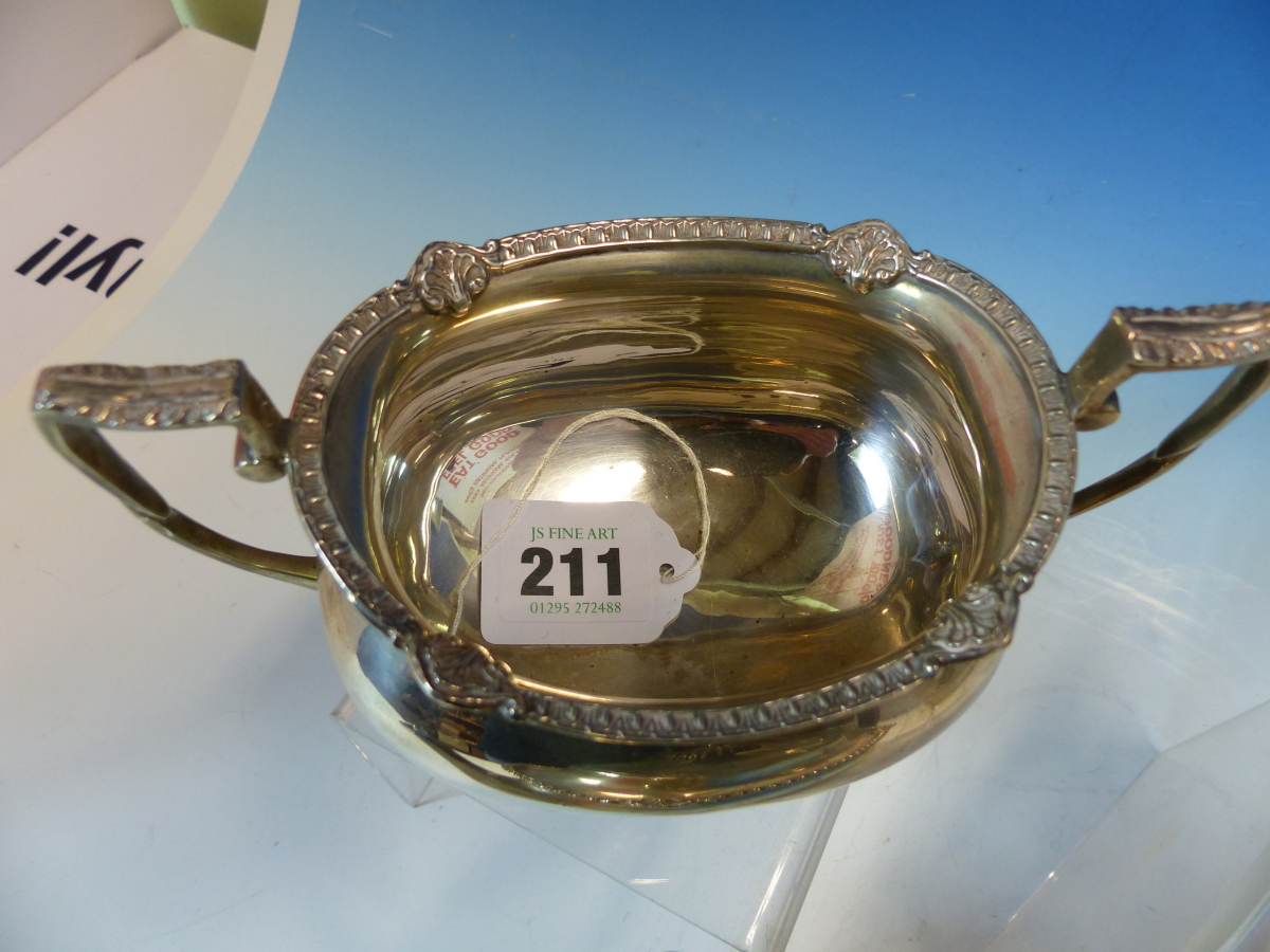 A HALLMARKED SILVER THREE PIECE TEA SET COMPRISING OF A TEAPOT, SUGAR AND CREAMER. DATED 1970 - Image 4 of 15