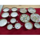 A VARIED COLLECTION OF FOURTEEN CANTON TEA AND COFFEE WARES WITH ALTERNATING FIGURE AND GARDEN