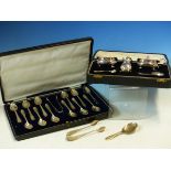 A CASED SET OF TWELVE TEA SPOONS AND A PAIR OF SUGAR NIPS DATED 1921 SHEFFIELD, FOR WALKER AND