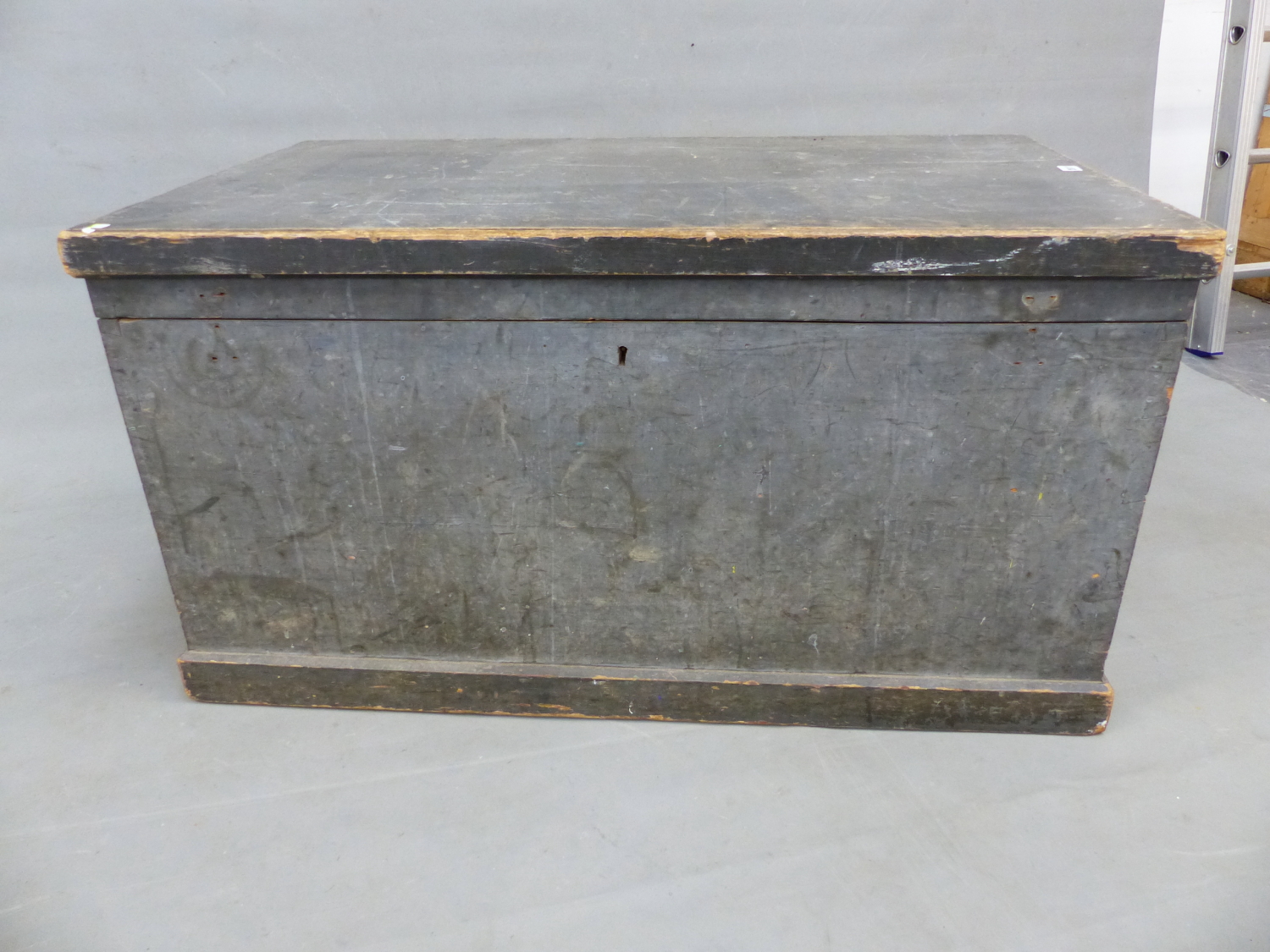 AN ANTIQUE GREY PAINTED PINE BLANKET CHEST WITH IRON HANDLES. W 109 x D 63 x H 58.5cms. - Image 2 of 13