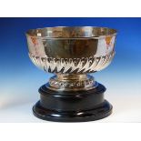 AN EARLY 20th C. HALLMARKED SILVER LARGE ROSE BOWL WITH REEDED SCROLL DECORATION ON SEPERATE