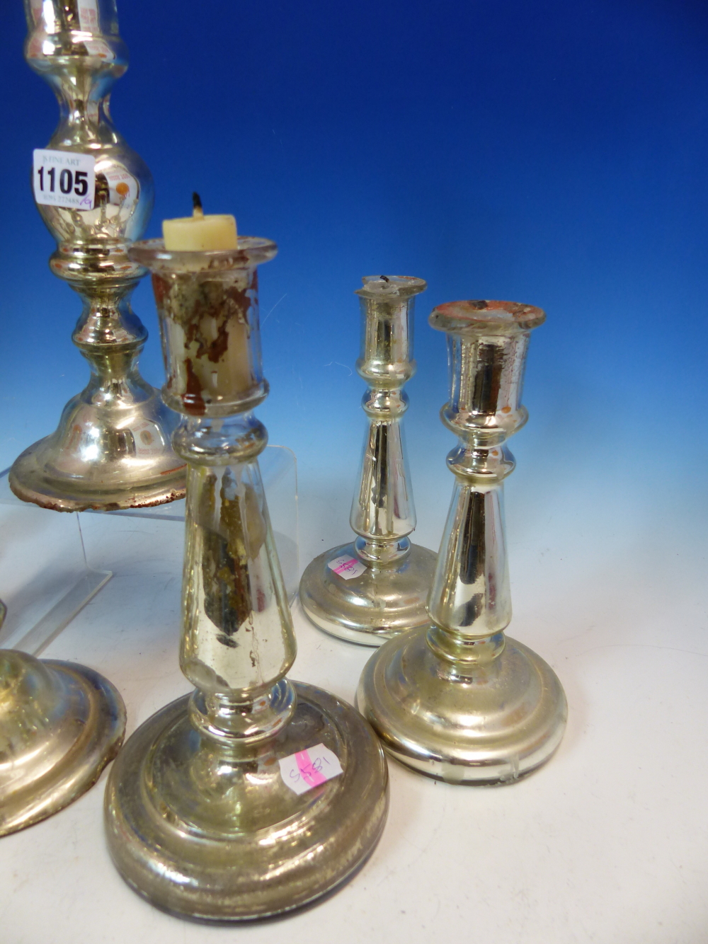 A COLLECTION OF FOUR PAIRS AND ANOTHER VARNISH GLASS CANDLESTICKS, THE TALLEST OF THE INTERNALLY - Image 3 of 13