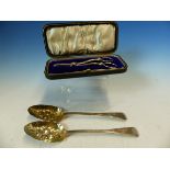 A PAIR OF SILVER HALLMARKED GRAPE SCISSORS IN A FITTED CASE DATED 1838 FOR JAMES DIXON & SONS LTD,