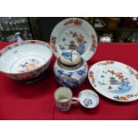 A COLLECTION OF CHINESE IMARI, TO INCLUDE: TWO PLATES, A BOWL WITH WOOD STAND AND A COFFEE CAN