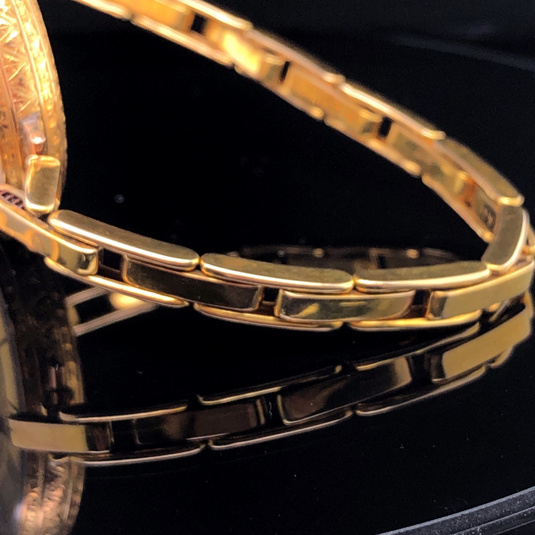 AN 18ct GOLD SWISS FOB WATCH REMODELLED AS A WRIST WATCH, CASE MARKED WITH SWISS HELVETIA - Image 3 of 11