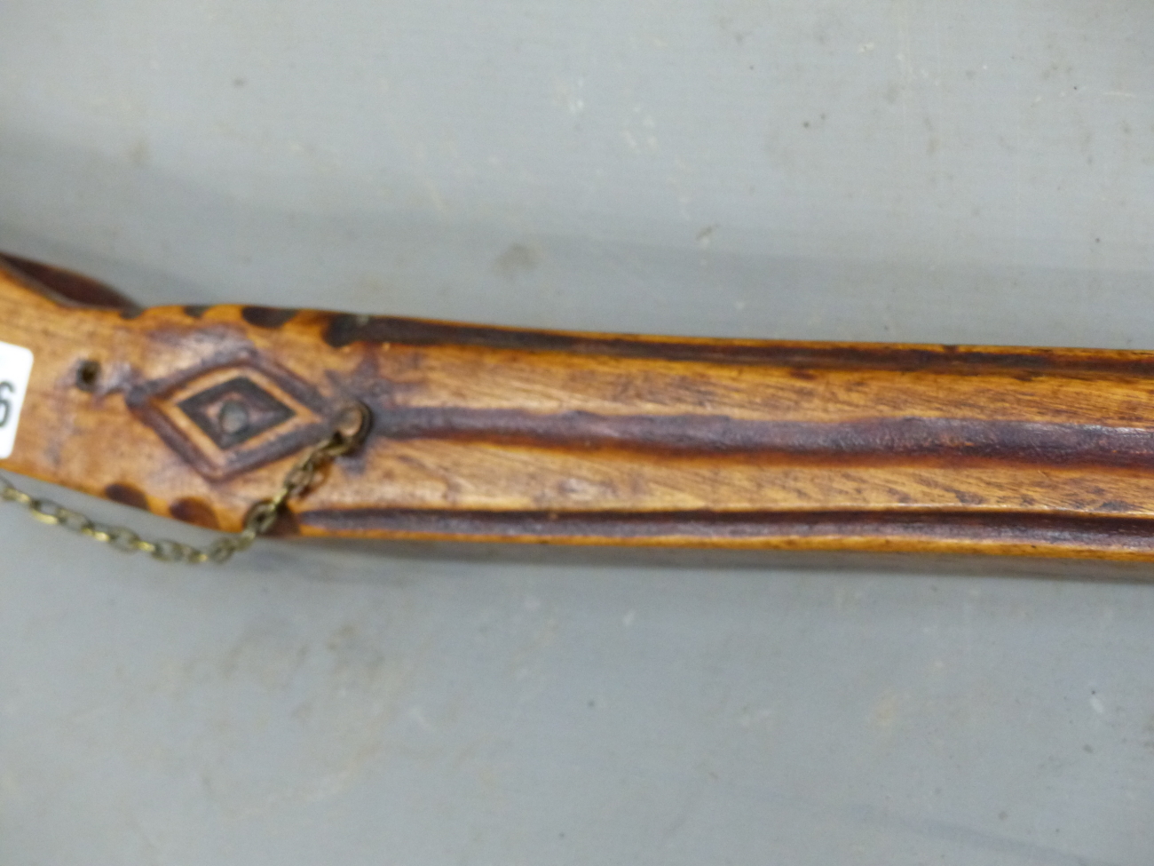 A CARVED WOOD BOAT TILLER HANDLE WITH A DOGS HEAD AT ONE END AND BRASS MOUNT THE OTHER. W 78cms. - Image 4 of 15