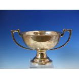 A SILVER TWO HANDLED ROSE BOWL ON PEDESTAL FOOT RIM. DATED 1918 LONDON, FOR CHARLES EDWARDS. BOWL